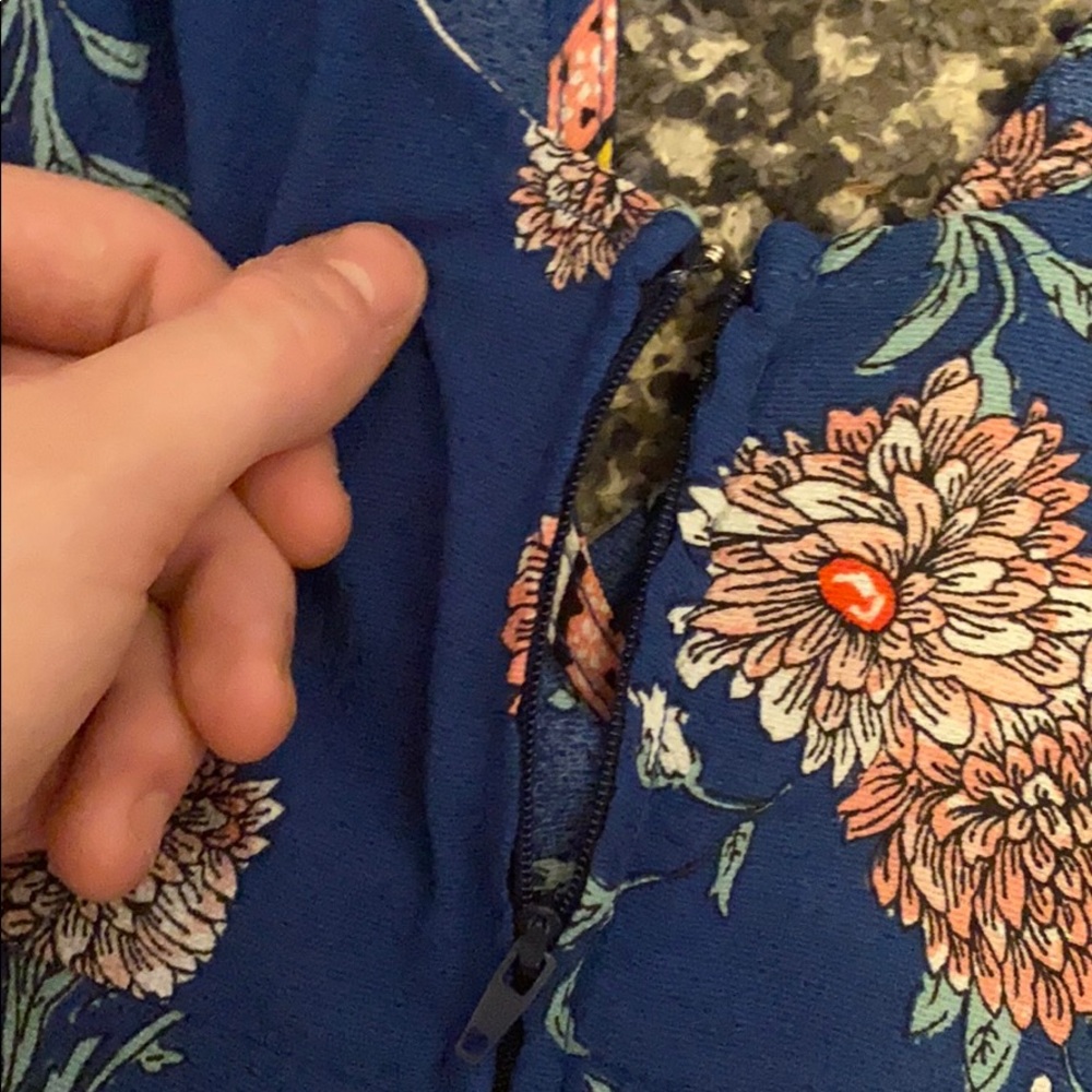 Small Patterned Romper - image 4